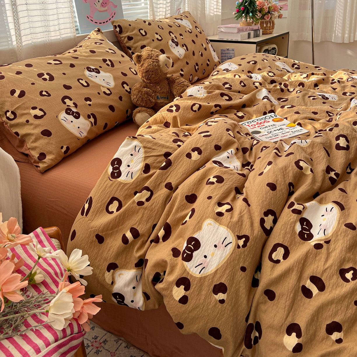 91家纺网 家纺一手货源 找家纺 水木坊 2026新款云感简单款系列四件套 大脸二胡猫咖