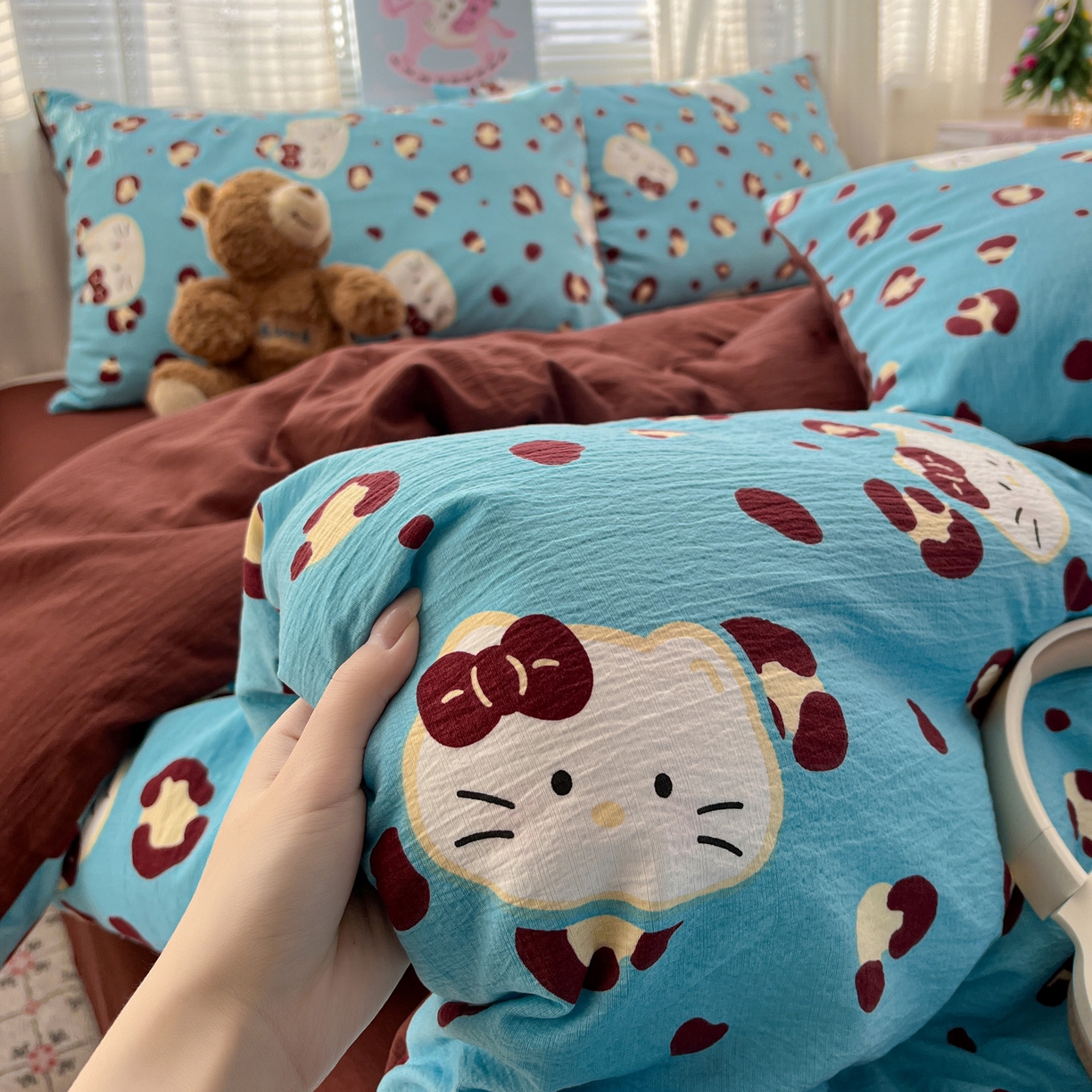 91家纺网 家纺一手货源 找家纺 水木坊 2026新款云感简单款系列四件套 大脸二胡猫兰