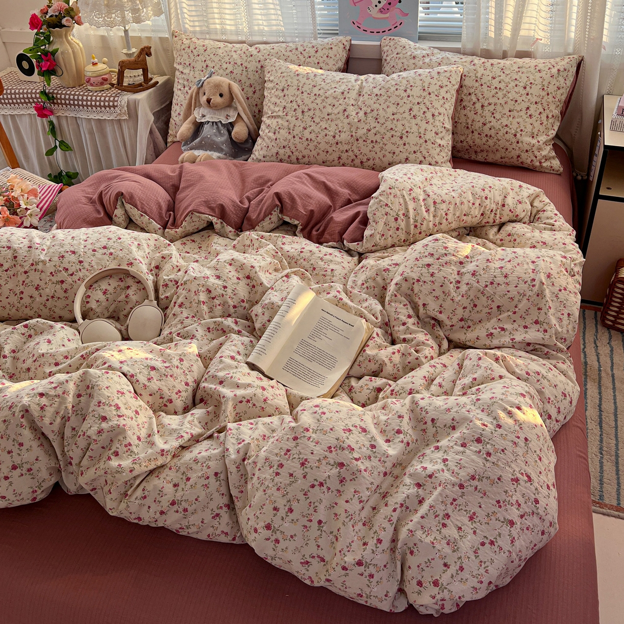 91家纺网 家纺一手货源 找家纺 水木坊 2026新款云感简单款系列四件套 见花则喜