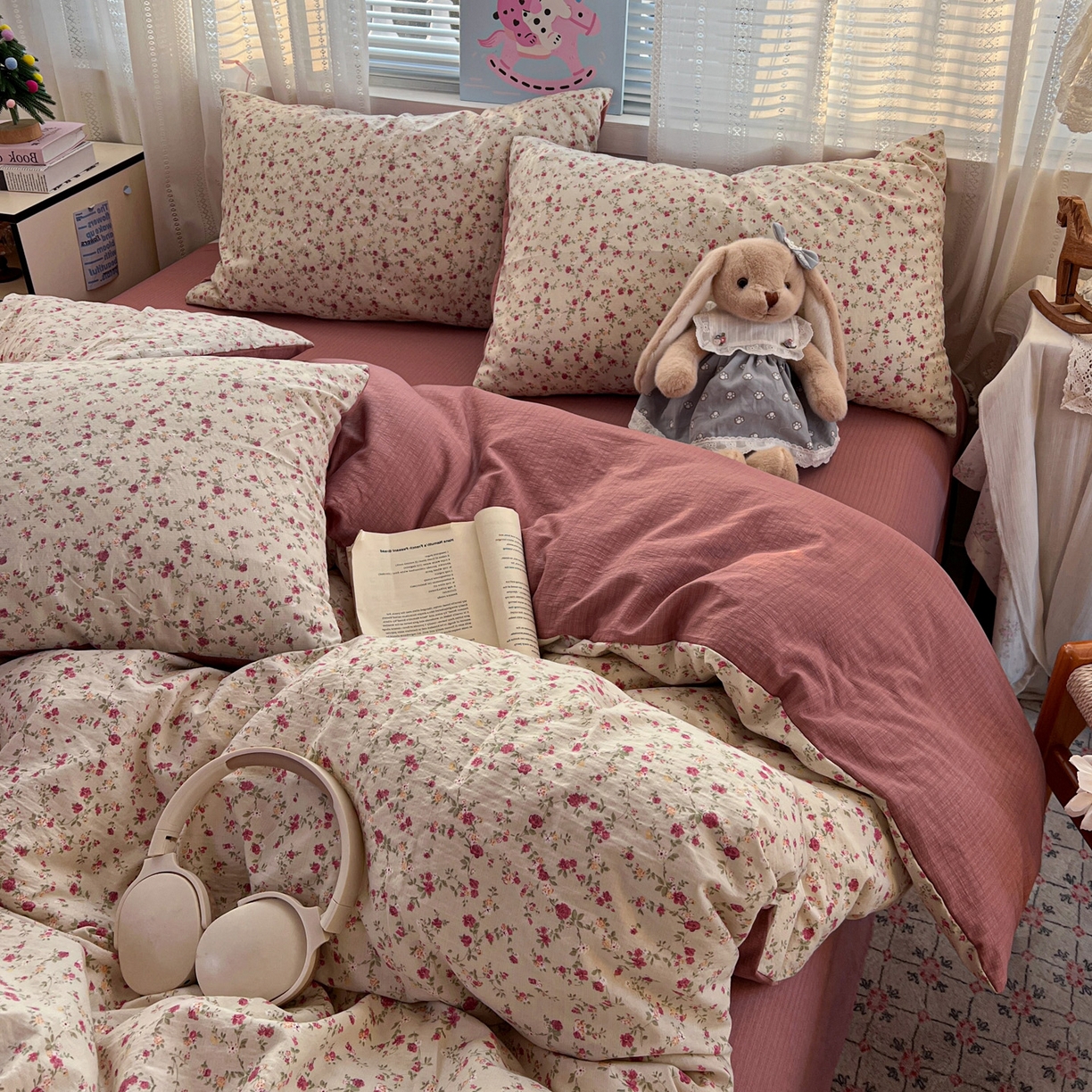 91家纺网 家纺一手货源 找家纺 水木坊 2026新款云感简单款系列四件套 见花则喜