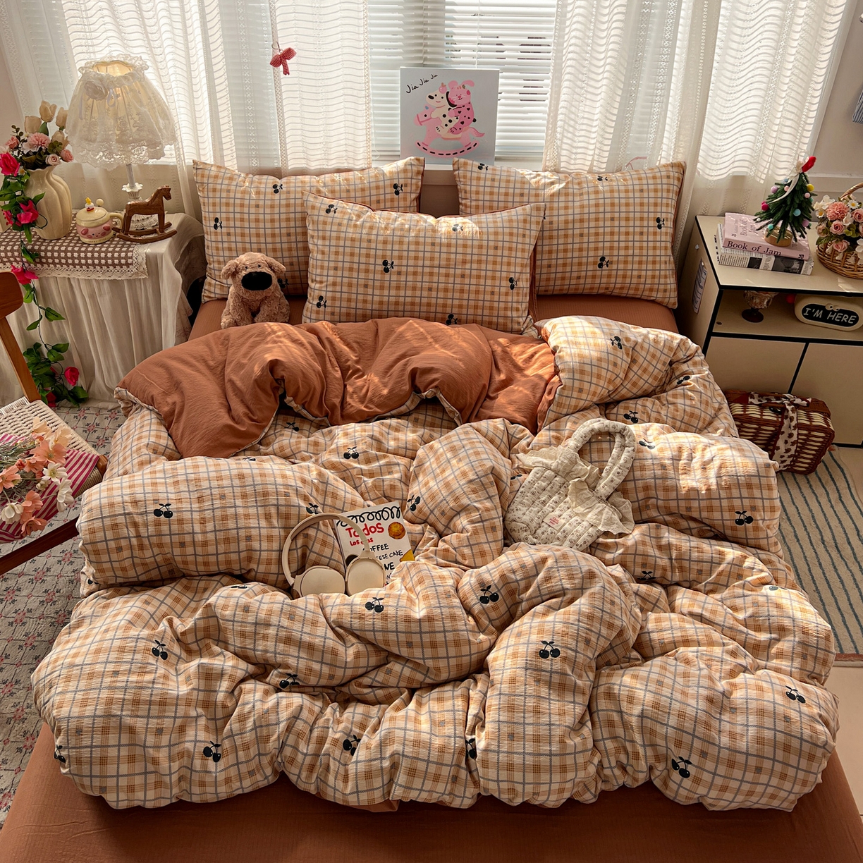 91家纺网 家纺一手货源 找家纺 水木坊 2026新款云感简单款系列四件套 焦糖樱桃