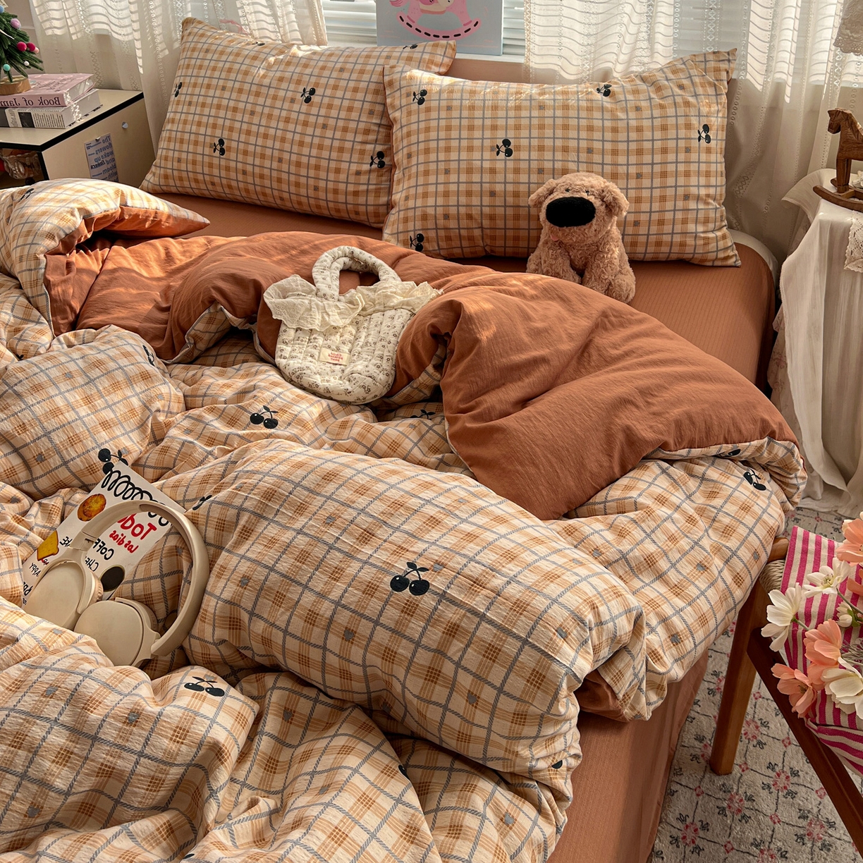 91家纺网 家纺一手货源 找家纺 水木坊 2026新款云感简单款系列四件套 焦糖樱桃