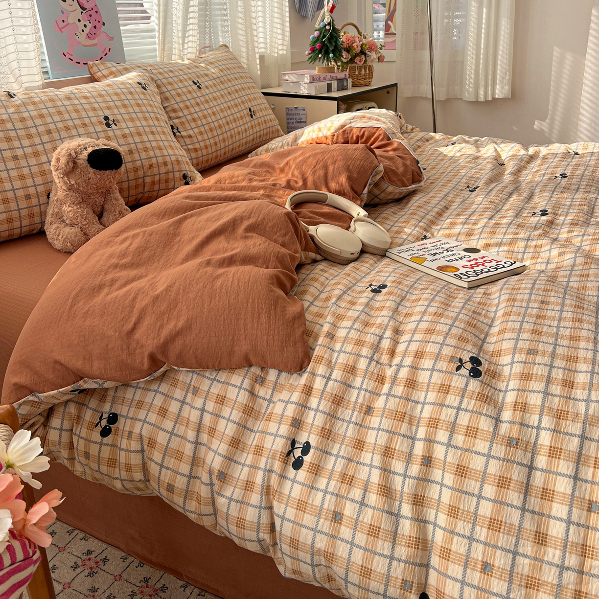 91家纺网 家纺一手货源 找家纺 水木坊 2026新款云感简单款系列四件套 焦糖樱桃