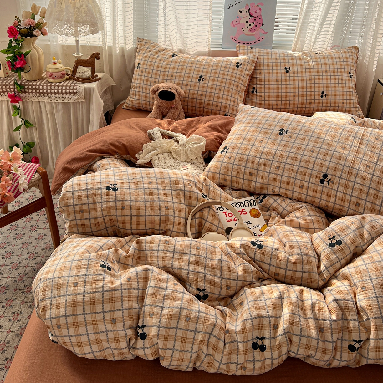 91家纺网 家纺一手货源 找家纺 水木坊 2026新款云感简单款系列四件套 焦糖樱桃