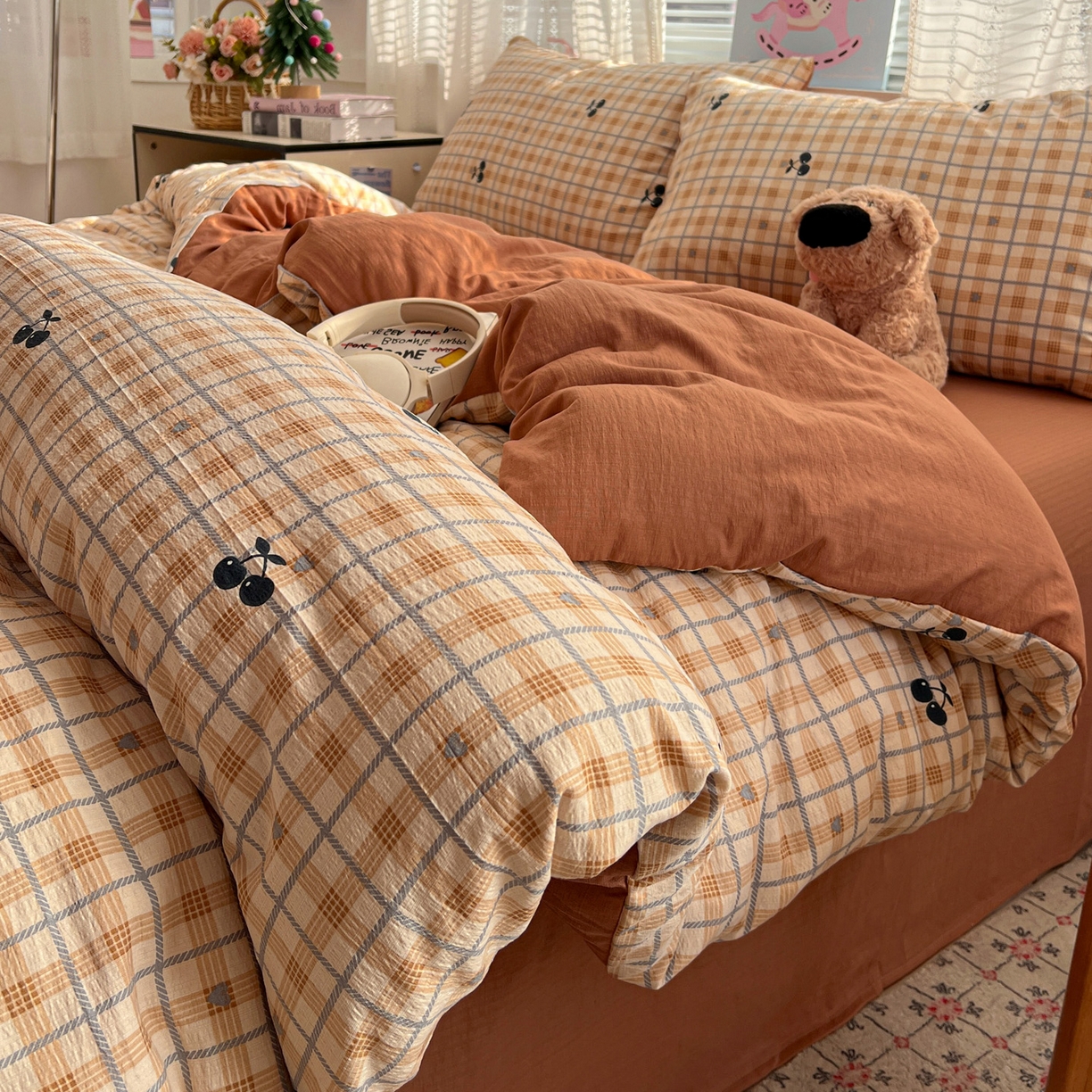 91家纺网 家纺一手货源 找家纺 水木坊 2026新款云感简单款系列四件套 焦糖樱桃