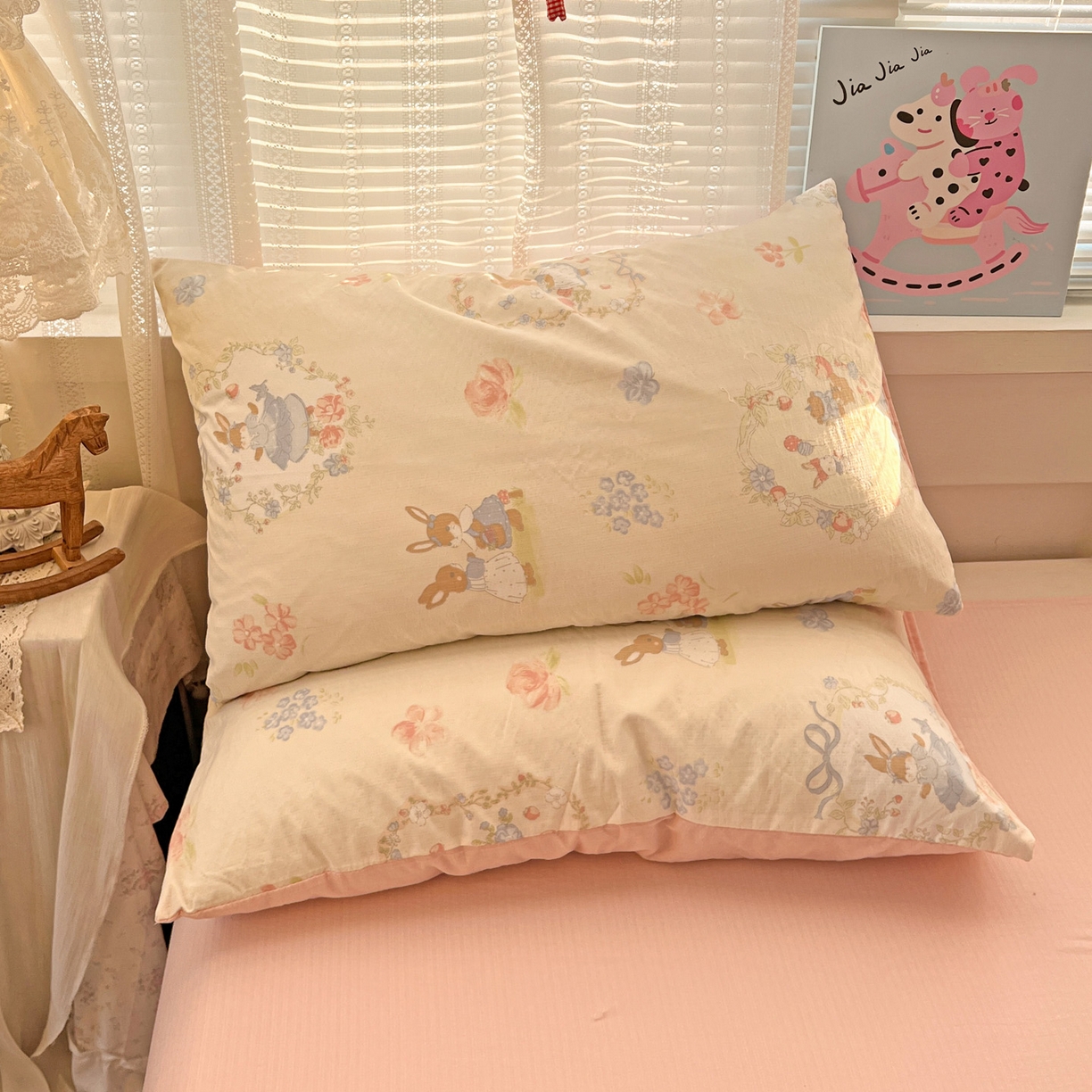 91家纺网 家纺一手货源 找家纺 水木坊 2026新款云感简单款系列四件套 镜子里的兔