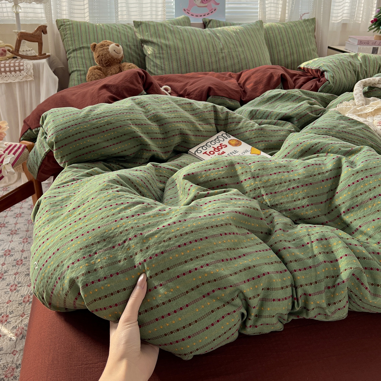 91家纺网 家纺一手货源 找家纺 水木坊 2026新款云感简单款系列四件套 六子棋绿