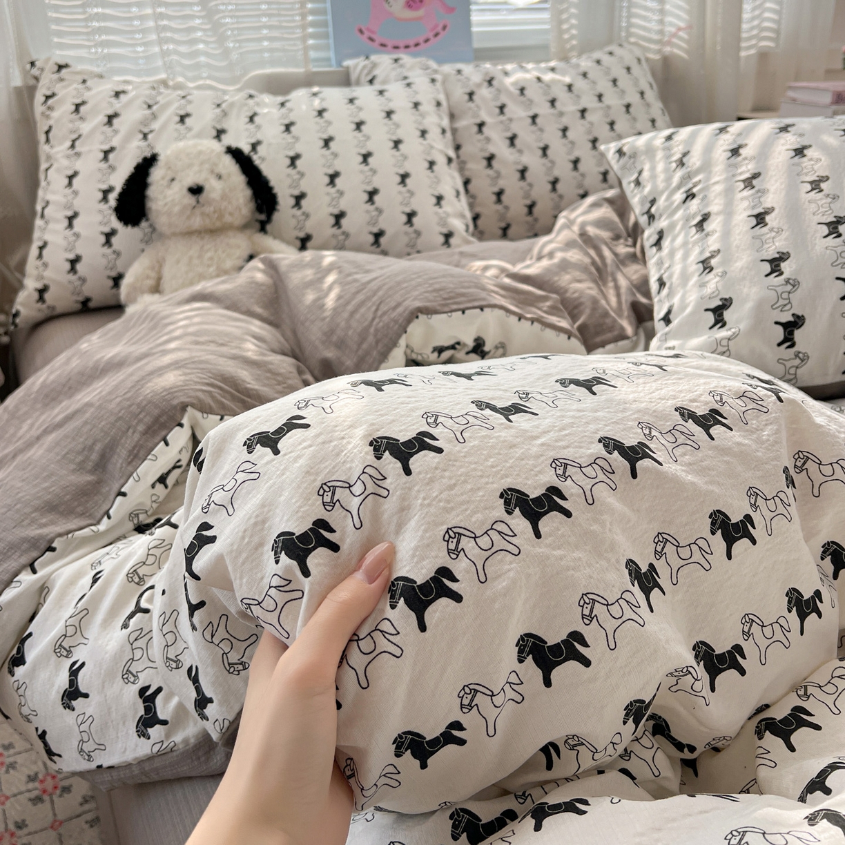 91家纺网 家纺一手货源 找家纺 水木坊 2026新款云感简单款系列四件套 木马