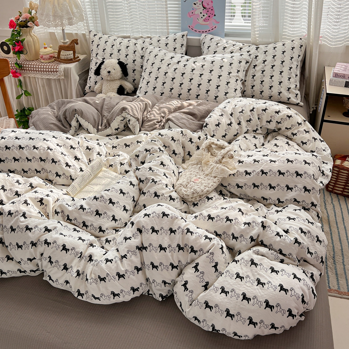 91家纺网 家纺一手货源 找家纺 水木坊 2026新款云感简单款系列四件套 木马