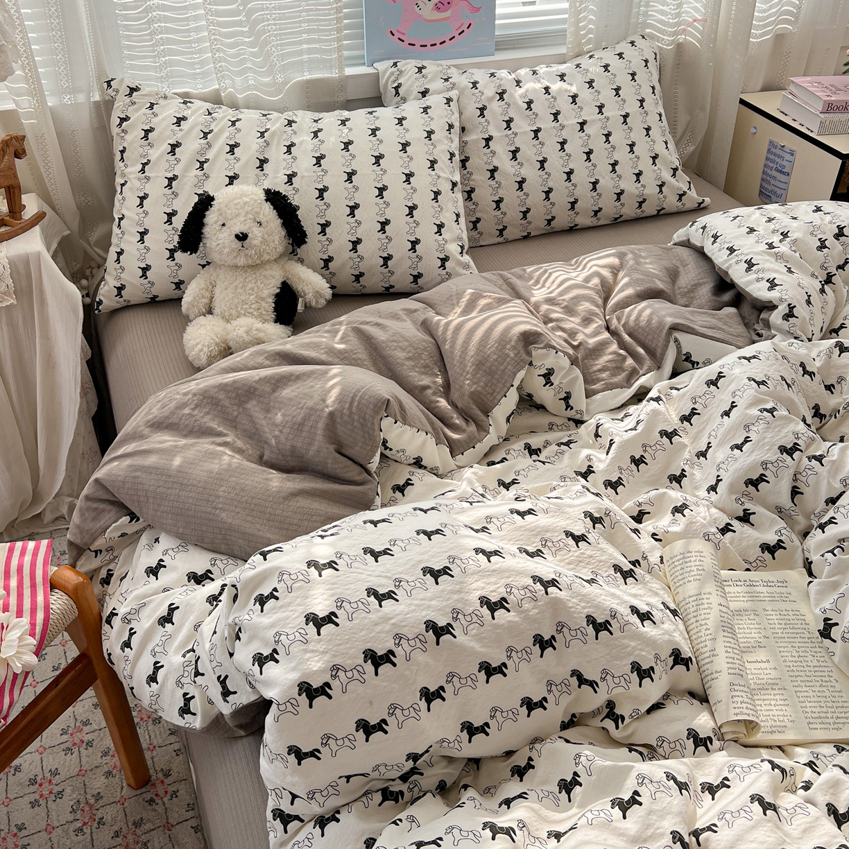 91家纺网 家纺一手货源 找家纺 水木坊 2026新款云感简单款系列四件套 木马