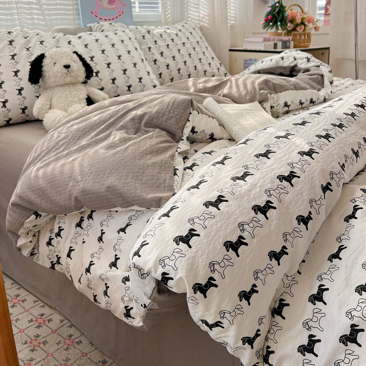 91家纺网 家纺一手货源 找家纺 水木坊 2026新款云感简单款系列四件套 木马