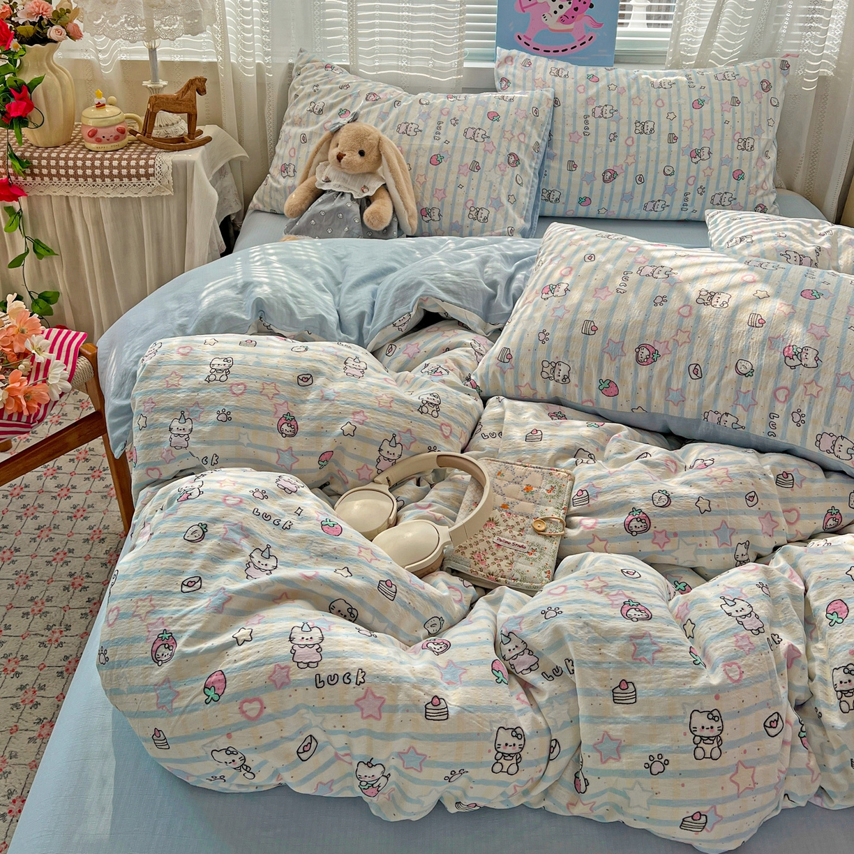 91家纺网 家纺一手货源 找家纺 水木坊 2026新款云感简单款系列四件套 切块草莓猫