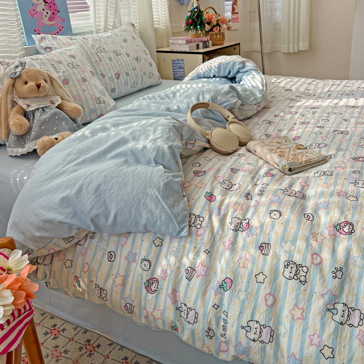 91家纺网 家纺一手货源 找家纺 水木坊 2026新款云感简单款系列四件套 切块草莓猫