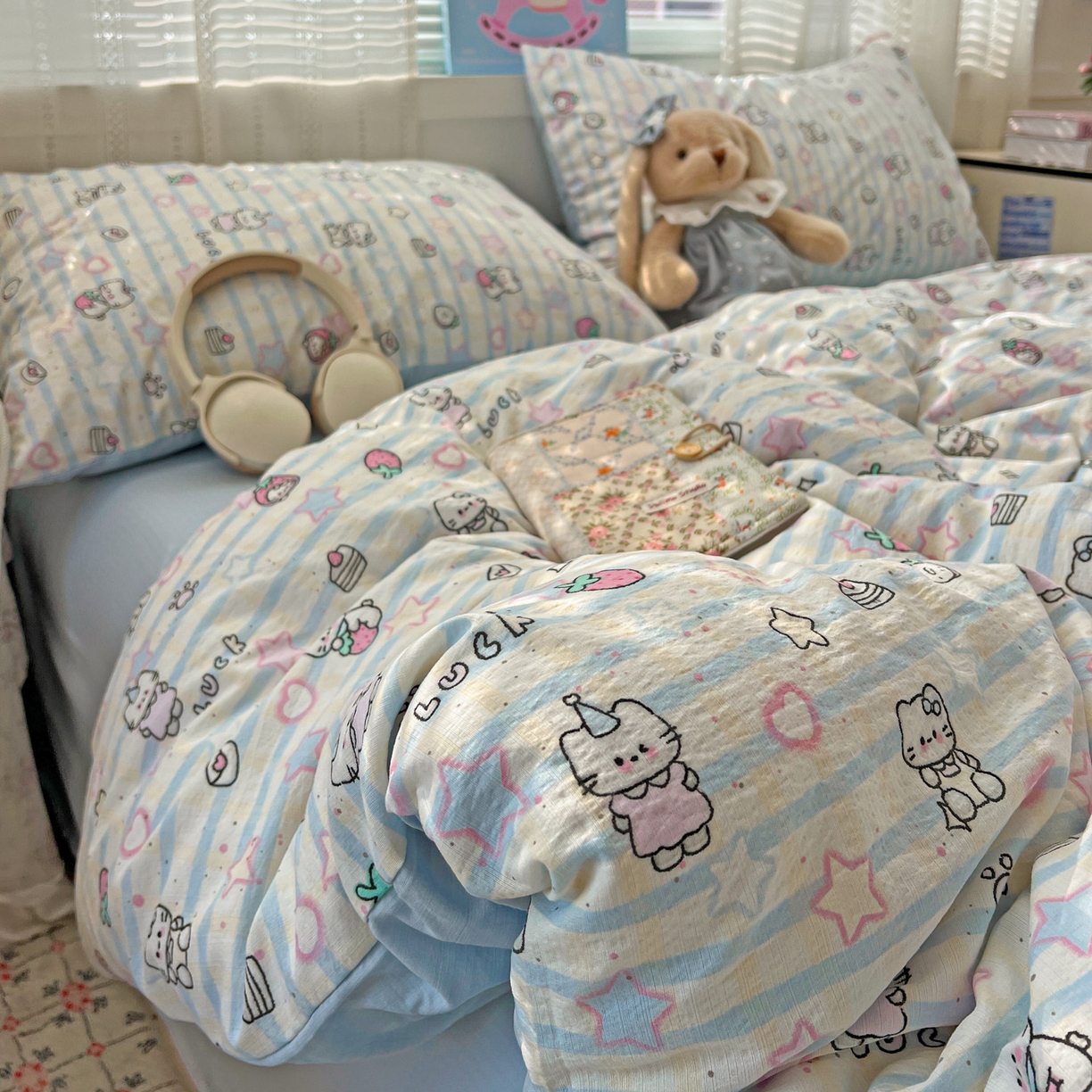 91家纺网 家纺一手货源 找家纺 水木坊 2026新款云感简单款系列四件套 切块草莓猫