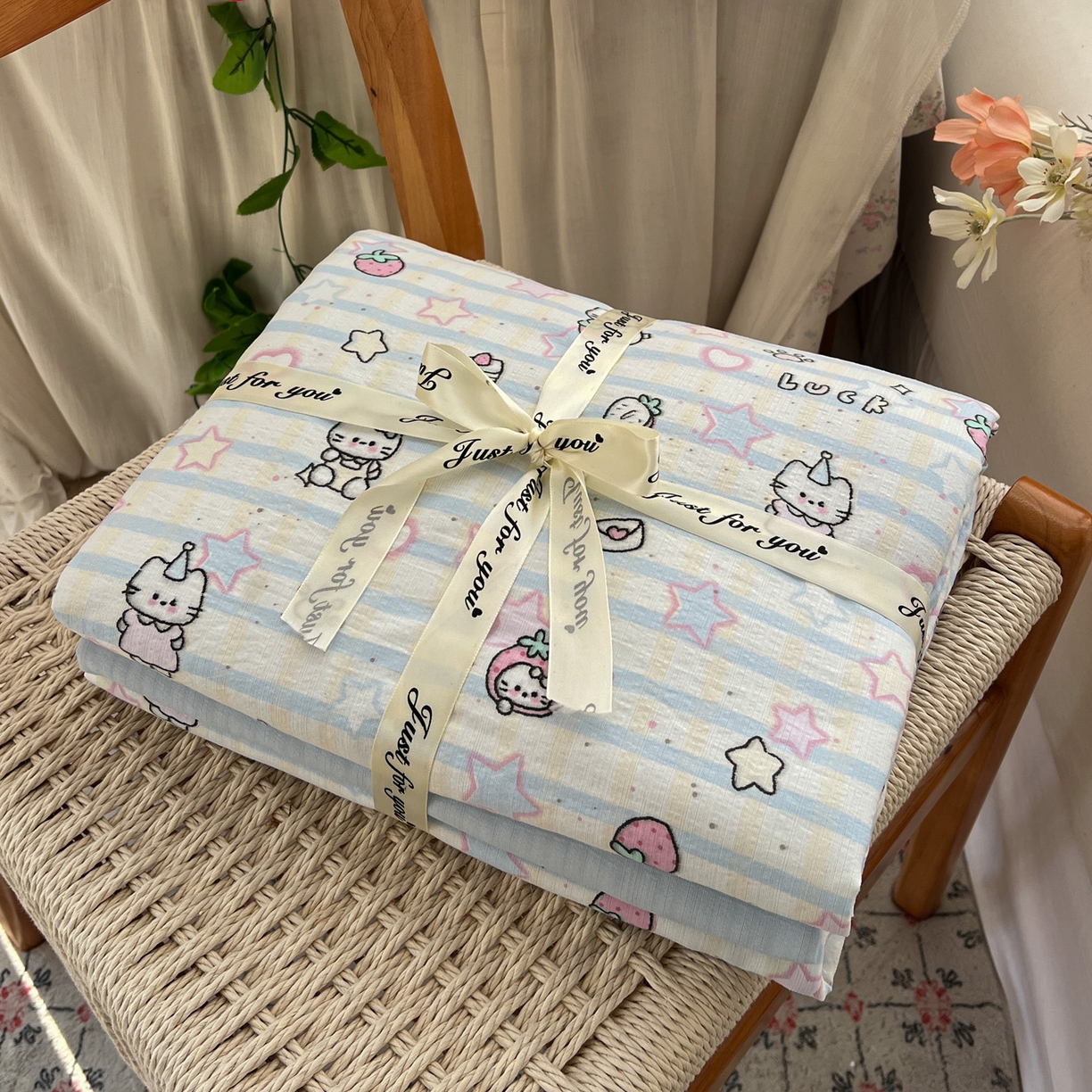 91家纺网 家纺一手货源 找家纺 水木坊 2026新款云感简单款系列四件套 切块草莓猫