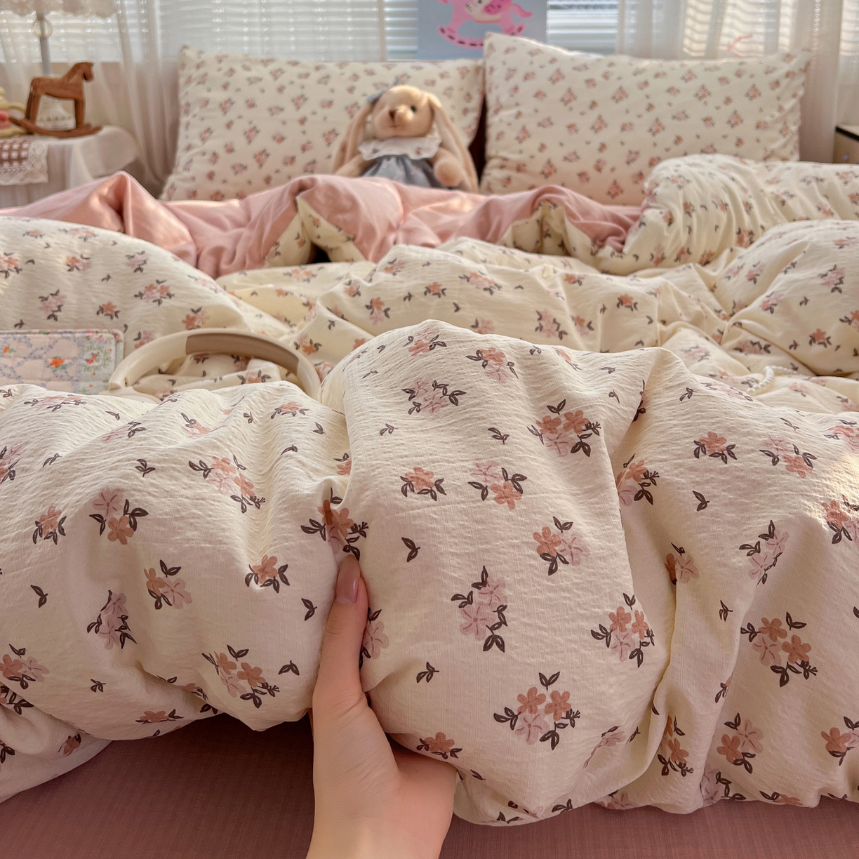 91家纺网 家纺一手货源 找家纺 水木坊 2026新款云感简单款系列四件套 苏槿