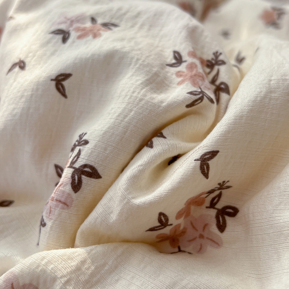 91家纺网 家纺一手货源 找家纺 水木坊 2026新款云感简单款系列四件套 苏槿