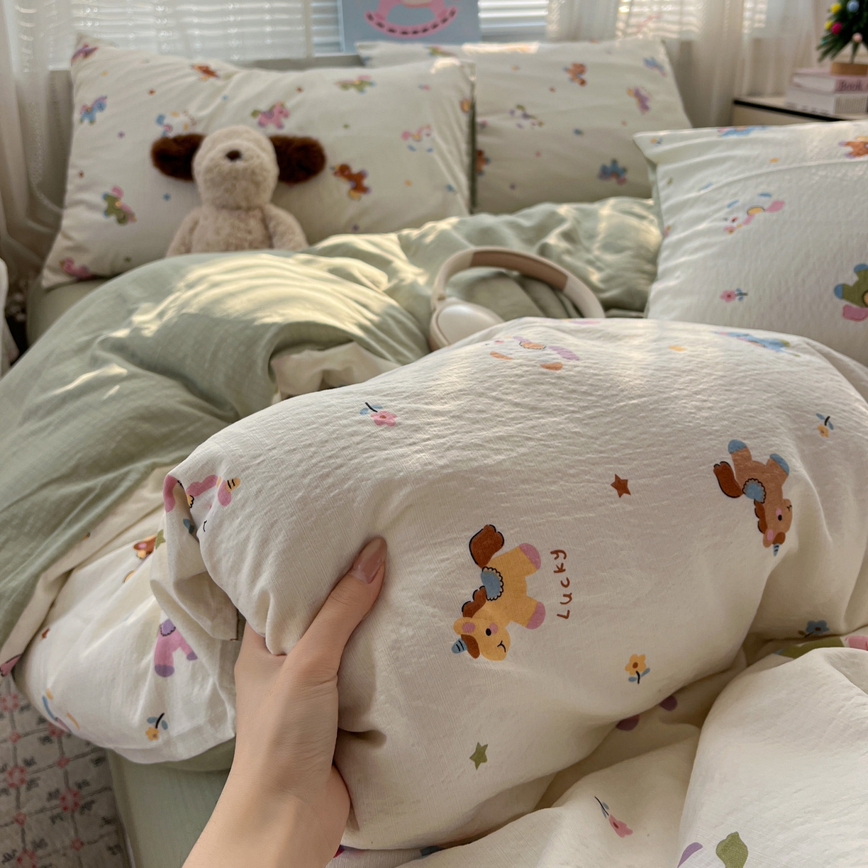 91家纺网 家纺一手货源 找家纺 水木坊 2026新款云感简单款系列四件套 童年木马