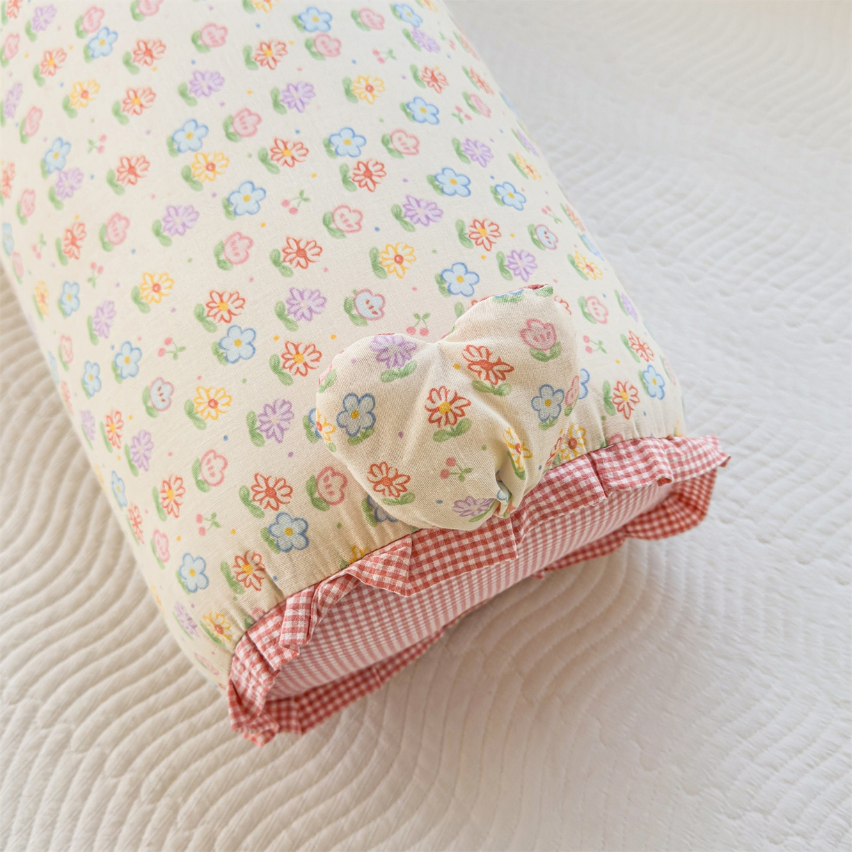 91家纺网 家纺一手货源 找家纺 麦肯锡 2026新款卡通糖果抱枕夹腿抱枕 花花暖阳【产品图】/对