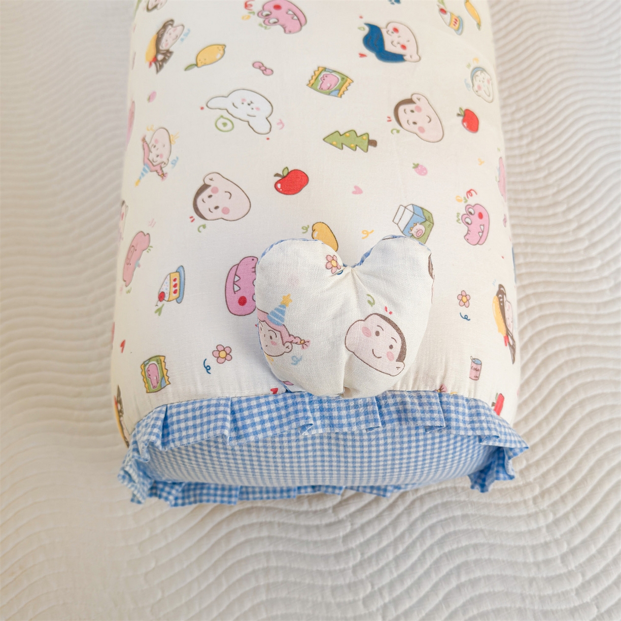 91家纺网 家纺一手货源 找家纺 麦肯锡 2026新款卡通糖果抱枕夹腿抱枕 快乐星球家【产品图】/对