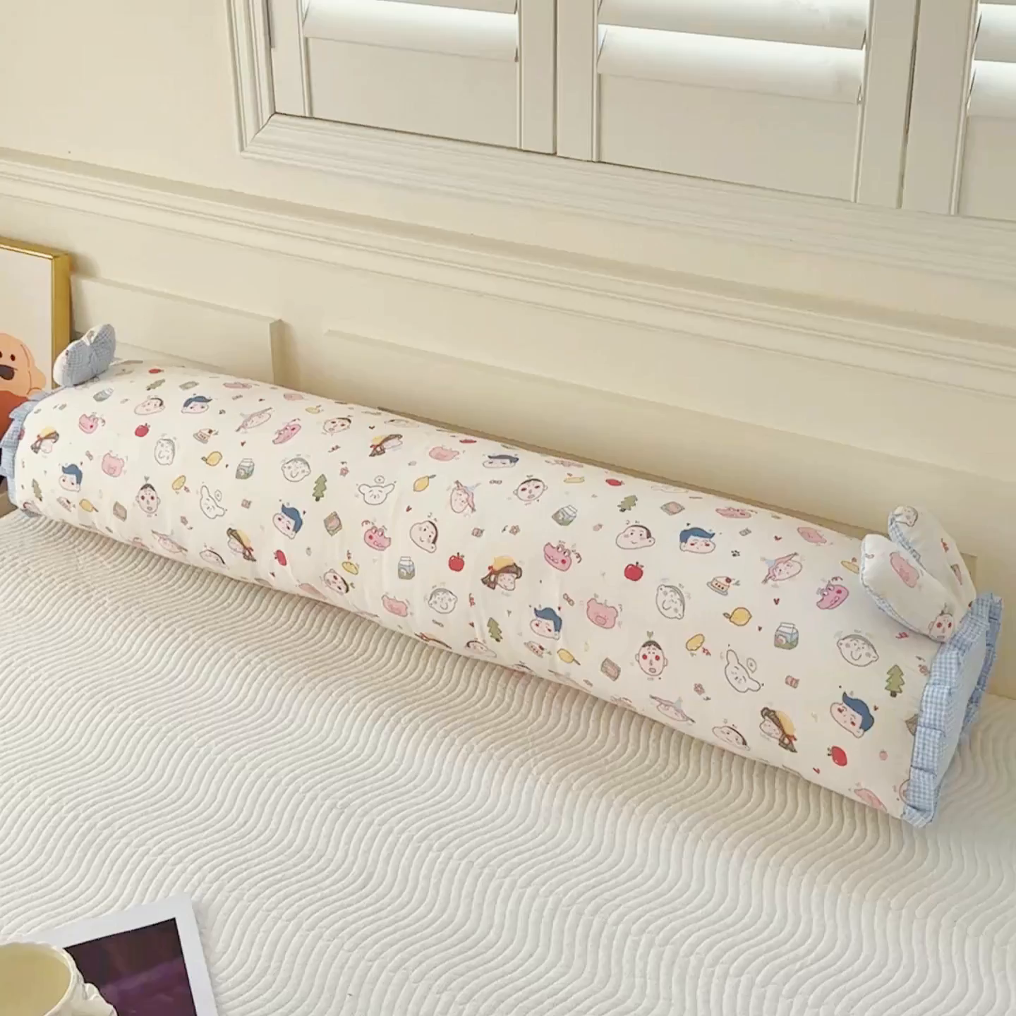 91家纺网 家纺一手货源 找家纺 麦肯锡 2026新款卡通糖果抱枕夹腿抱枕 快乐星球家【产品图】/对