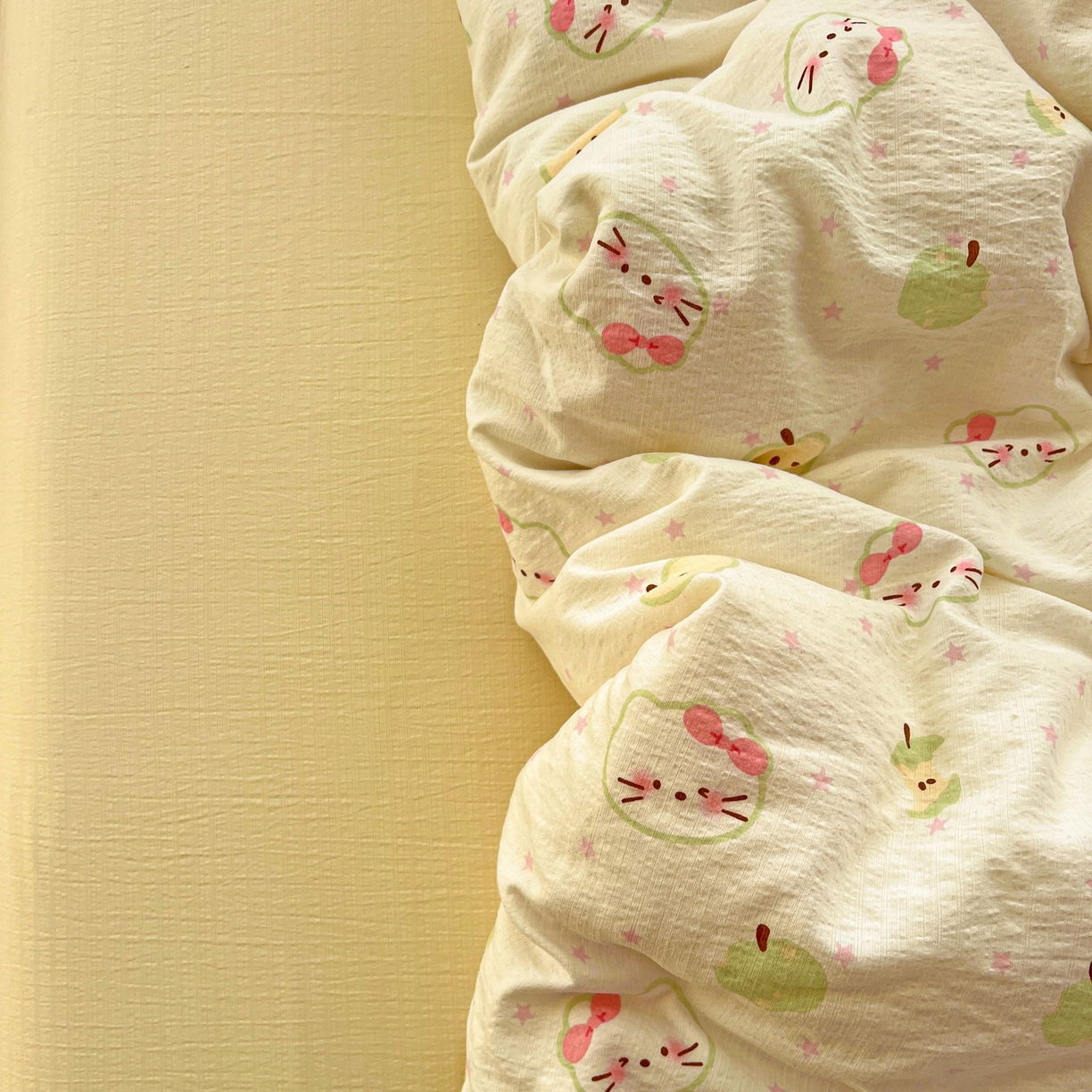 91家纺网 家纺一手货源 找家纺 水木坊 2026新款云感简单款系列四件套 一口青苹果