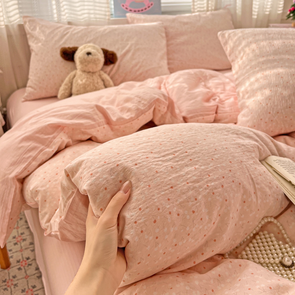 91家纺网 家纺一手货源 找家纺 水木坊 2026新款云感简单款系列四件套 樱桃奶球