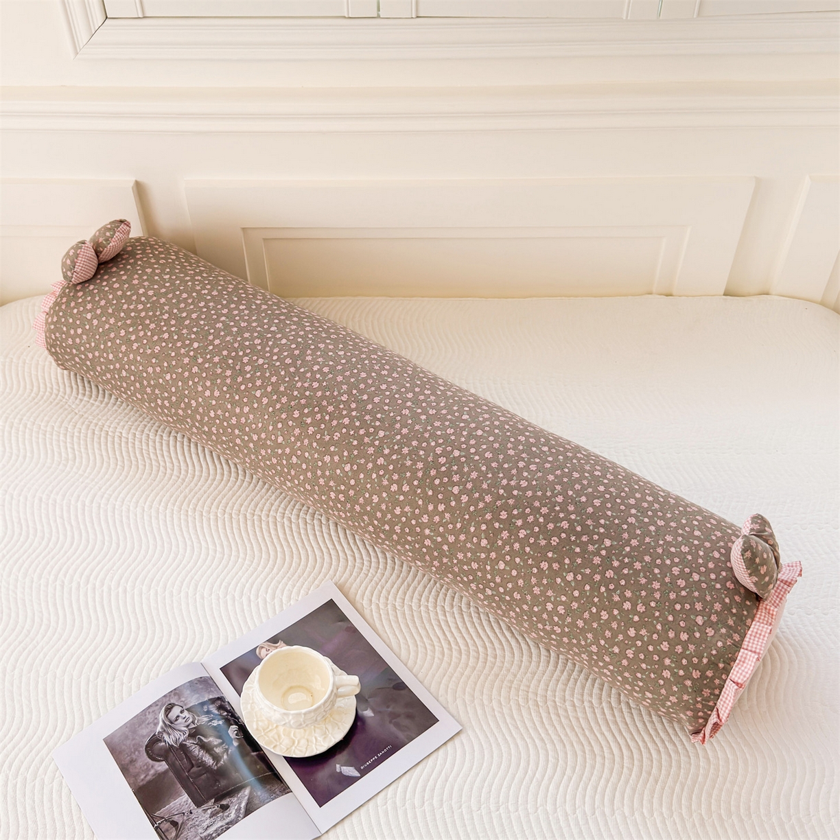 91家纺网 家纺一手货源 找家纺 麦肯锡 2026新款卡通糖果抱枕夹腿抱枕 暖暖花仔【产品图】/对