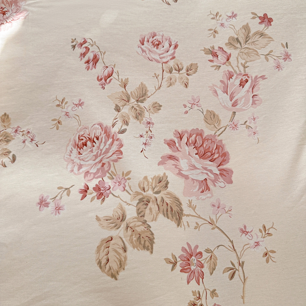 91家纺网 家纺一手货源 找家纺 春雨家居 2026新款全棉印花ins减龄可爱小清新单枕套 朵唯