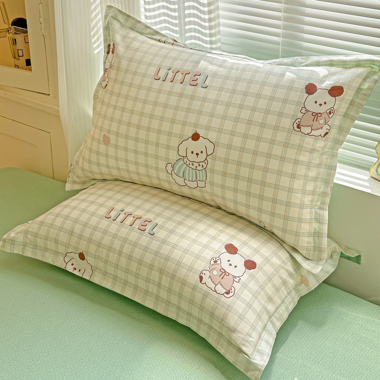 91家纺网 家纺一手货源 找家纺 春雨家居 2026新款全棉印花ins减龄可爱小清新单枕套 格子布丁狗