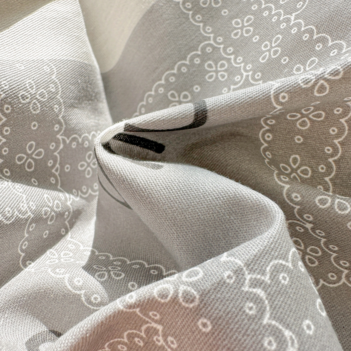 91家纺网 家纺一手货源 找家纺 春雨家居 2026新款全棉印花ins减龄可爱小清新单枕套 韩系拼图