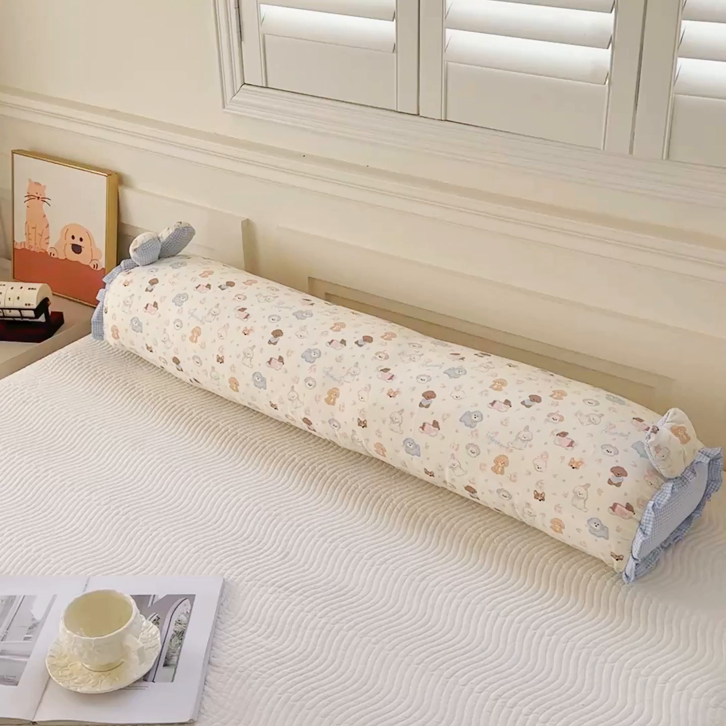 91家纺网 家纺一手货源 找家纺 麦肯锡 2026新款卡通糖果抱枕夹腿抱枕 萌犬崽崽【模特图】/对