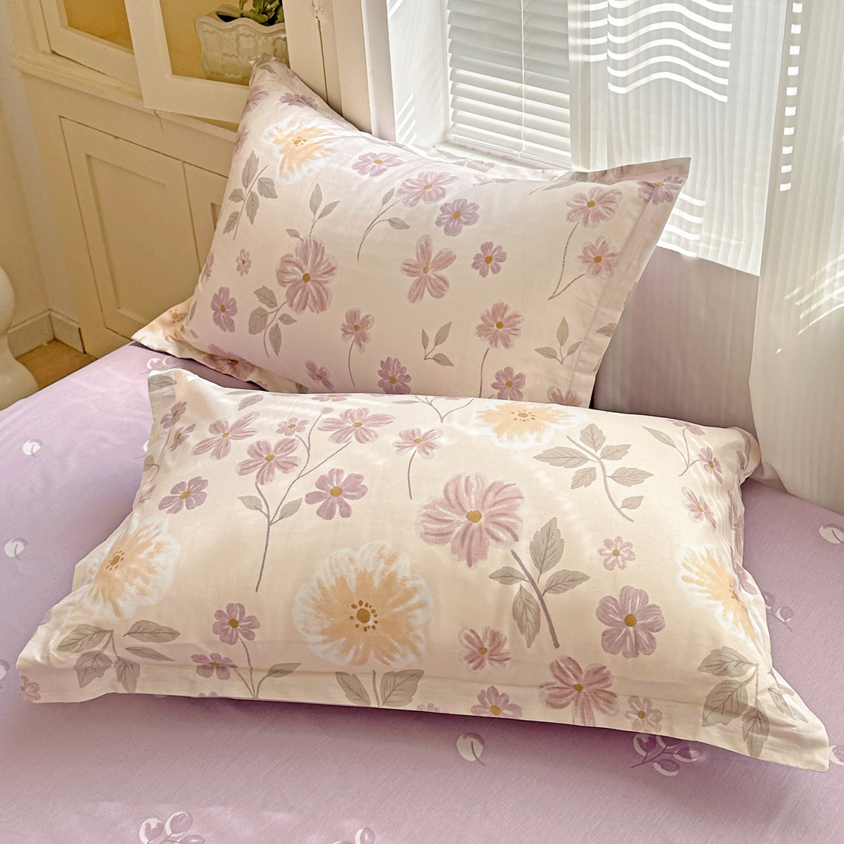 91家纺网 家纺一手货源 找家纺 春雨家居 2026新款全棉印花ins减龄可爱小清新单枕套 秋日确幸-豆沙