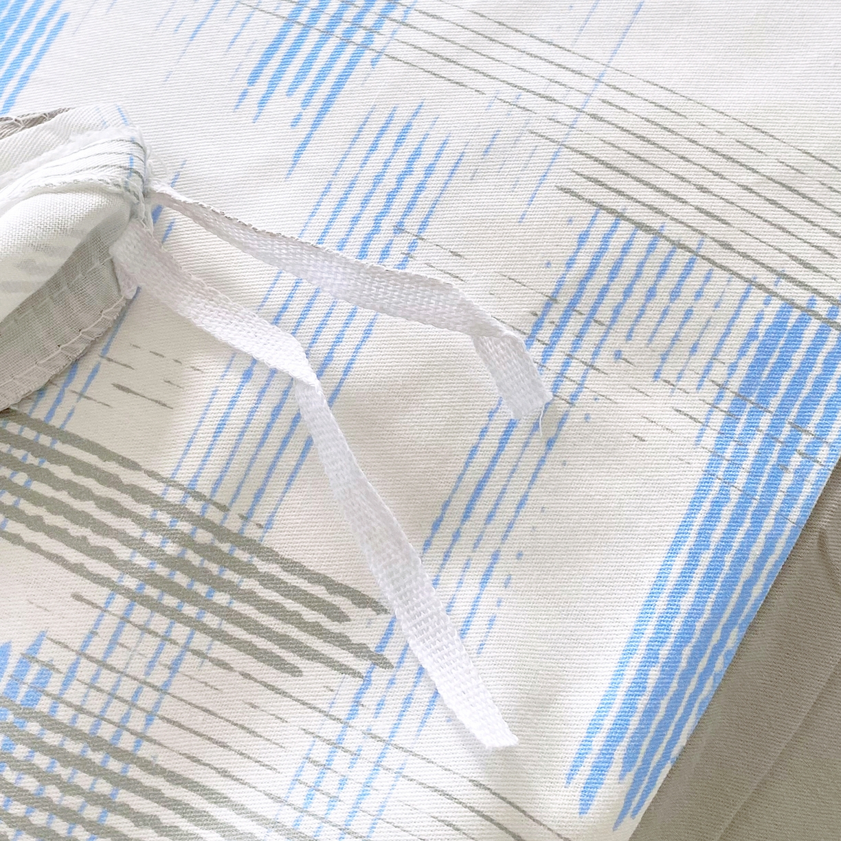 91家纺网 家纺一手货源 找家纺 小懒猪 2026新款全棉印花北欧风系列四件套 线影轻痕