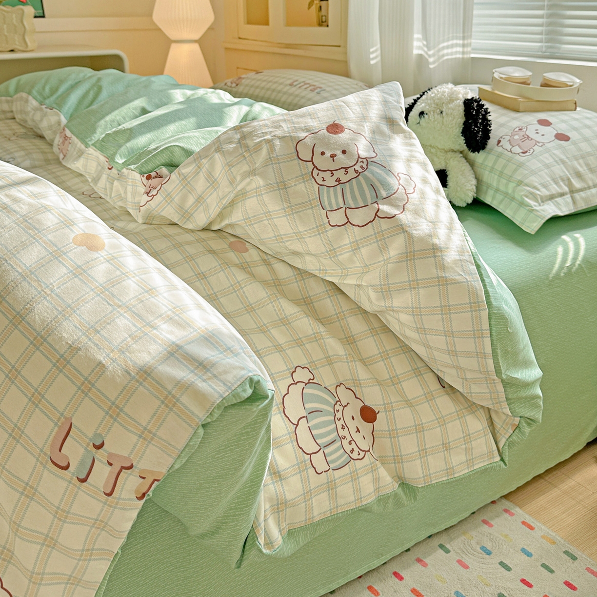 91家纺网 家纺一手货源 找家纺 春雨家居 2026新款全棉印花ins减龄可爱小清新单被套 格子布丁狗