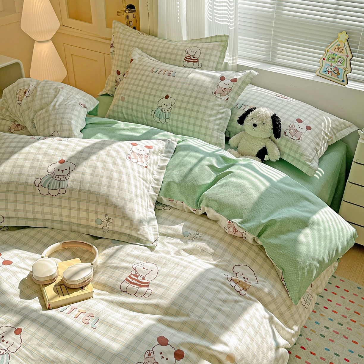 91家纺网 家纺一手货源 找家纺 春雨家居 2026新款全棉印花ins减龄可爱小清新单被套 格子布丁狗