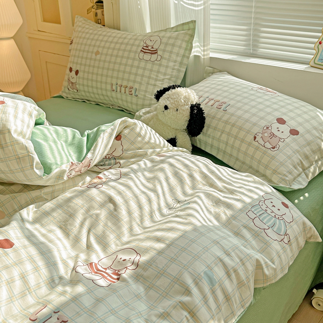 91家纺网 家纺一手货源 找家纺 春雨家居 2026新款全棉印花ins减龄可爱小清新单被套 格子布丁狗