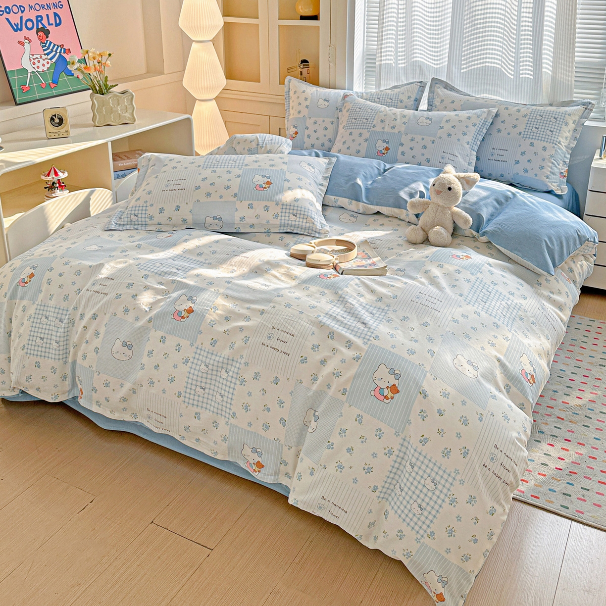 91家纺网 家纺一手货源 找家纺 春雨家居 2026新款全棉印花ins减龄可爱小清新单被套 蓝拼KT-兰