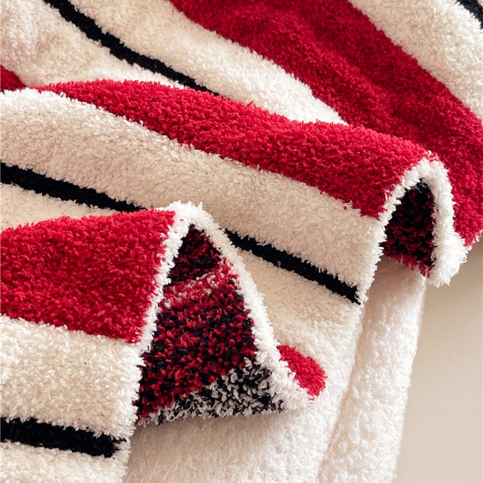 91家纺网 家纺一手货源 找家纺 琪格格纺织 2026新款原创加厚半边绒毛毯系列 条纹猫探