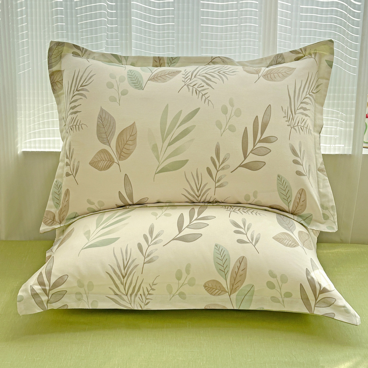 91家纺网 家纺一手货源 找家纺 春雨家居 2026新款全棉印花ins减龄可爱小清新单枕套 叶语轻喃-绿