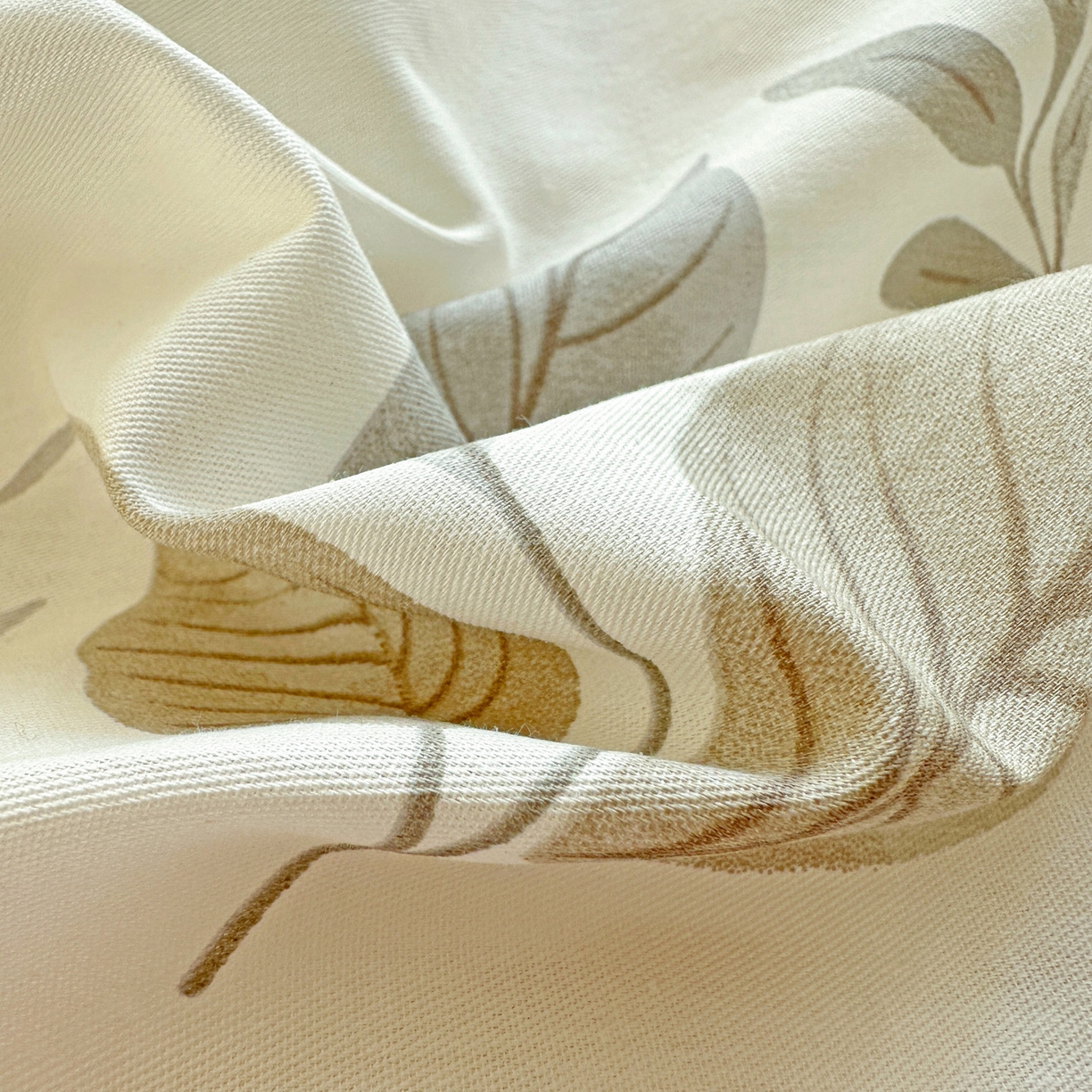 91家纺网 家纺一手货源 找家纺 春雨家居 2026新款全棉印花ins减龄可爱小清新单枕套 叶语轻喃-绿