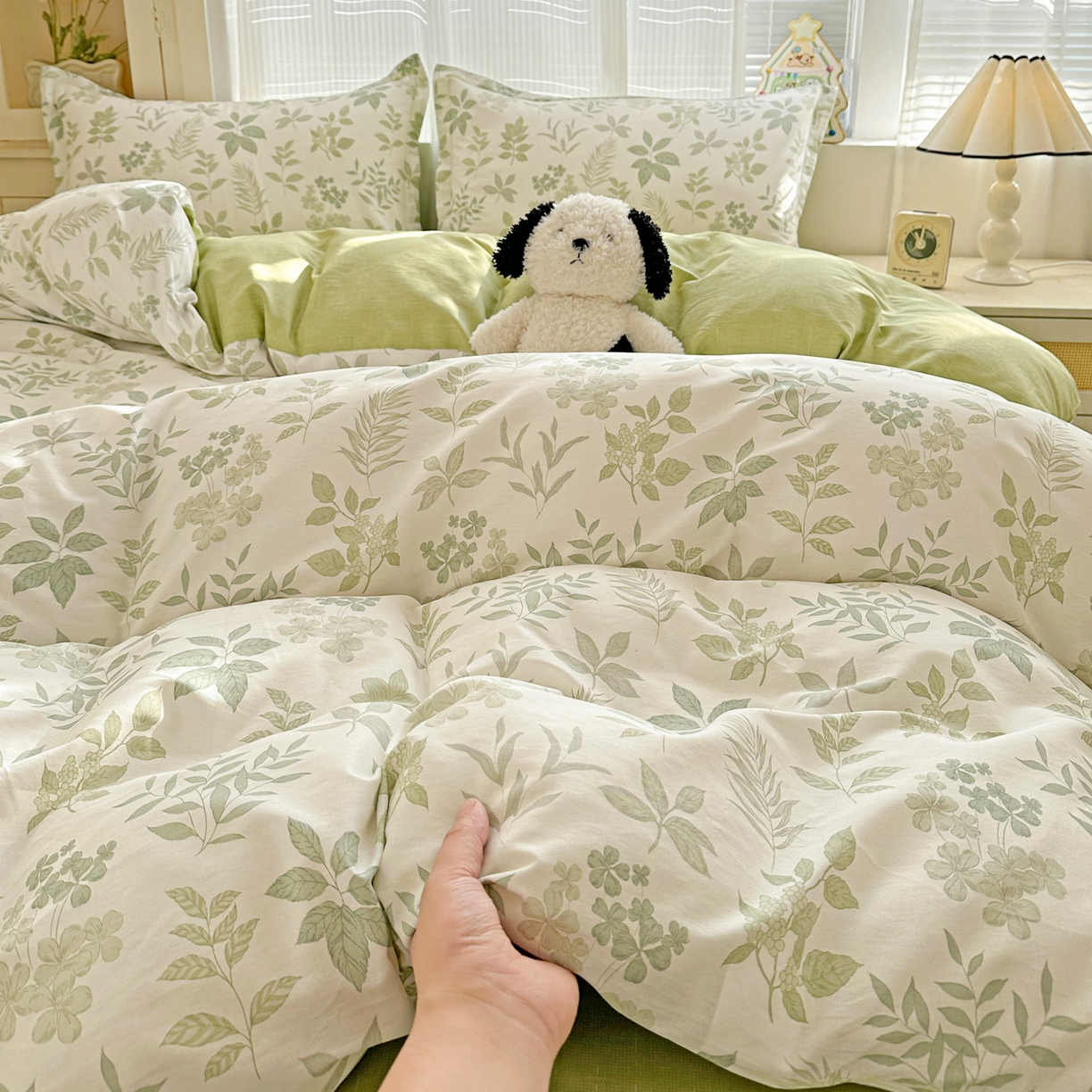 91家纺网 家纺一手货源 找家纺 春雨家居 2026新款全棉印花ins减龄可爱小清新单被套 洛克庄园-绿