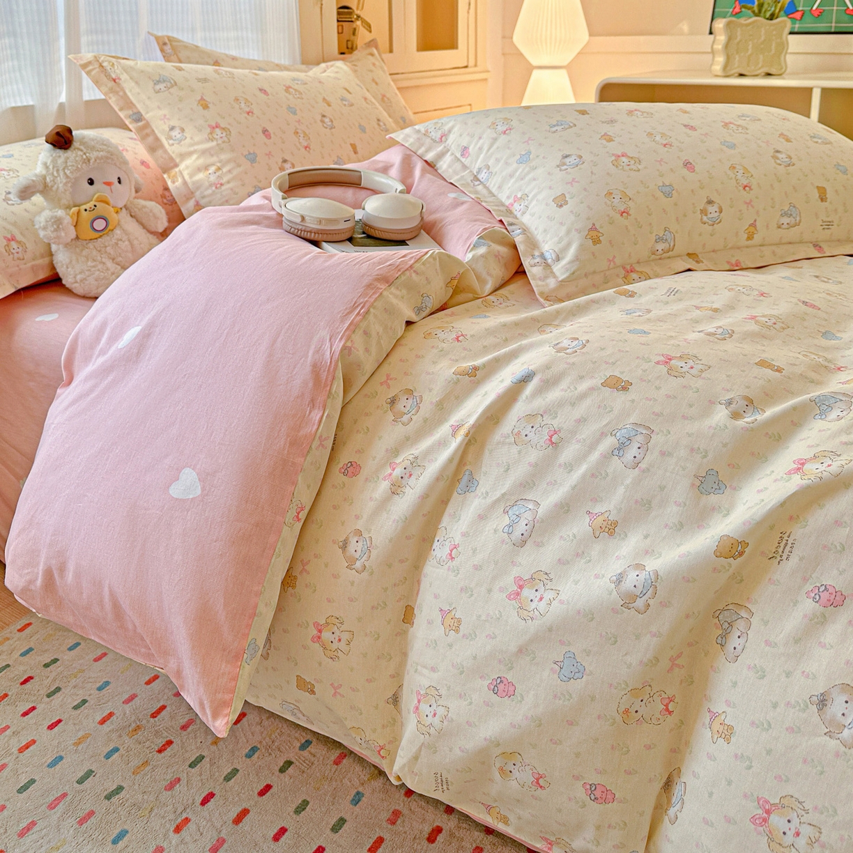 91家纺网 家纺一手货源 找家纺 春雨家居 2026新款全棉印花ins减龄可爱小清新单被套 萌趣汪汪