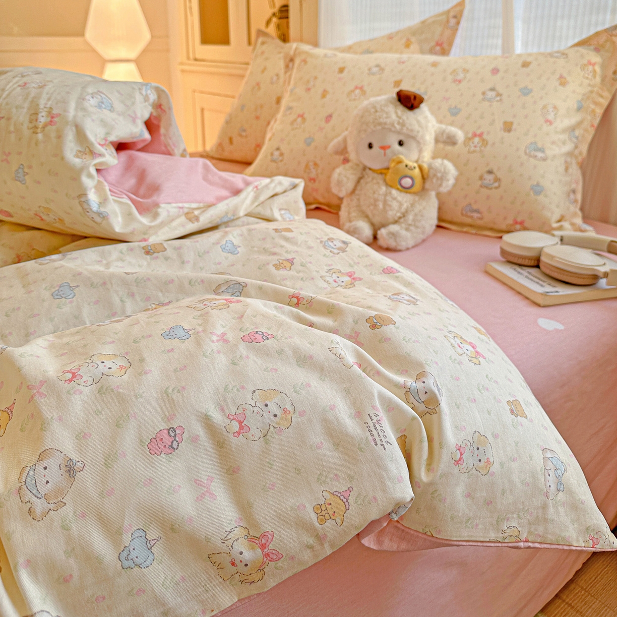 91家纺网 家纺一手货源 找家纺 春雨家居 2026新款全棉印花ins减龄可爱小清新单被套 萌趣汪汪