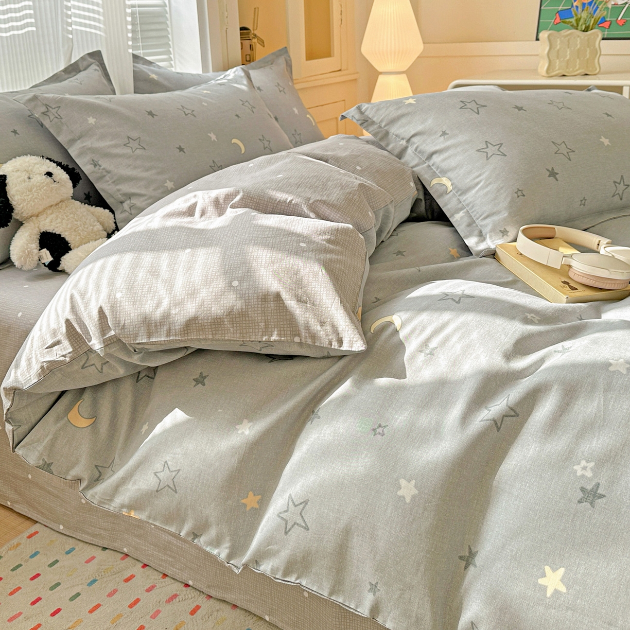 91家纺网 家纺一手货源 找家纺 春雨家居 2026新款全棉印花ins减龄可爱小清新单被套 暮洛星