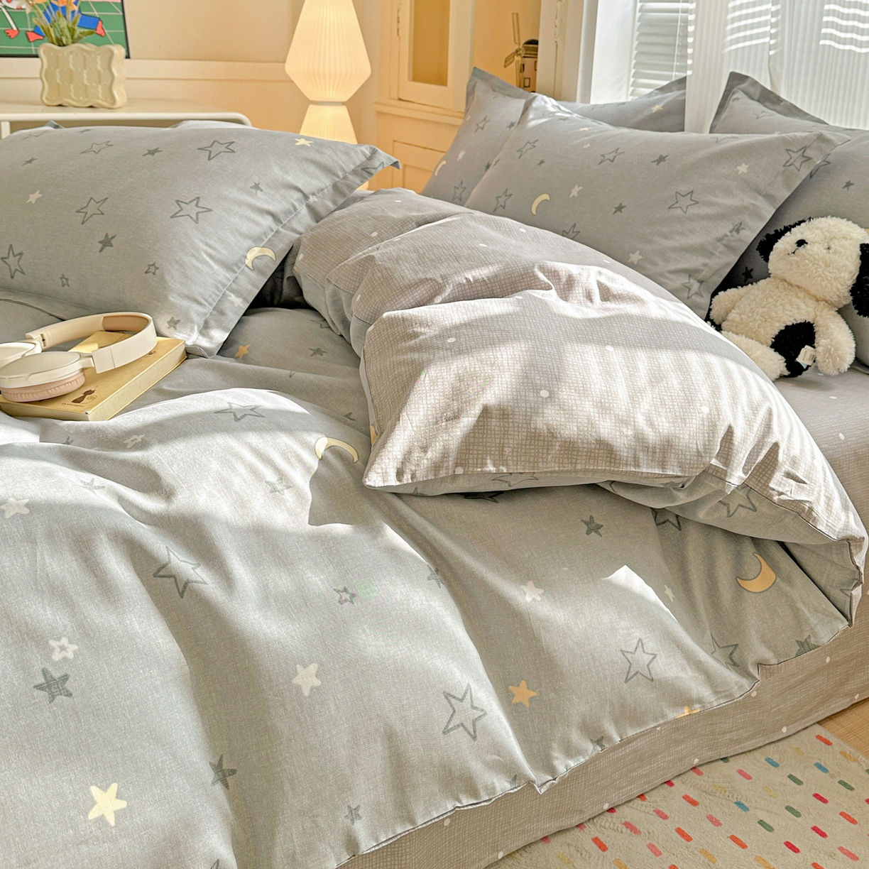 91家纺网 家纺一手货源 找家纺 春雨家居 2026新款全棉印花ins减龄可爱小清新单被套 暮洛星