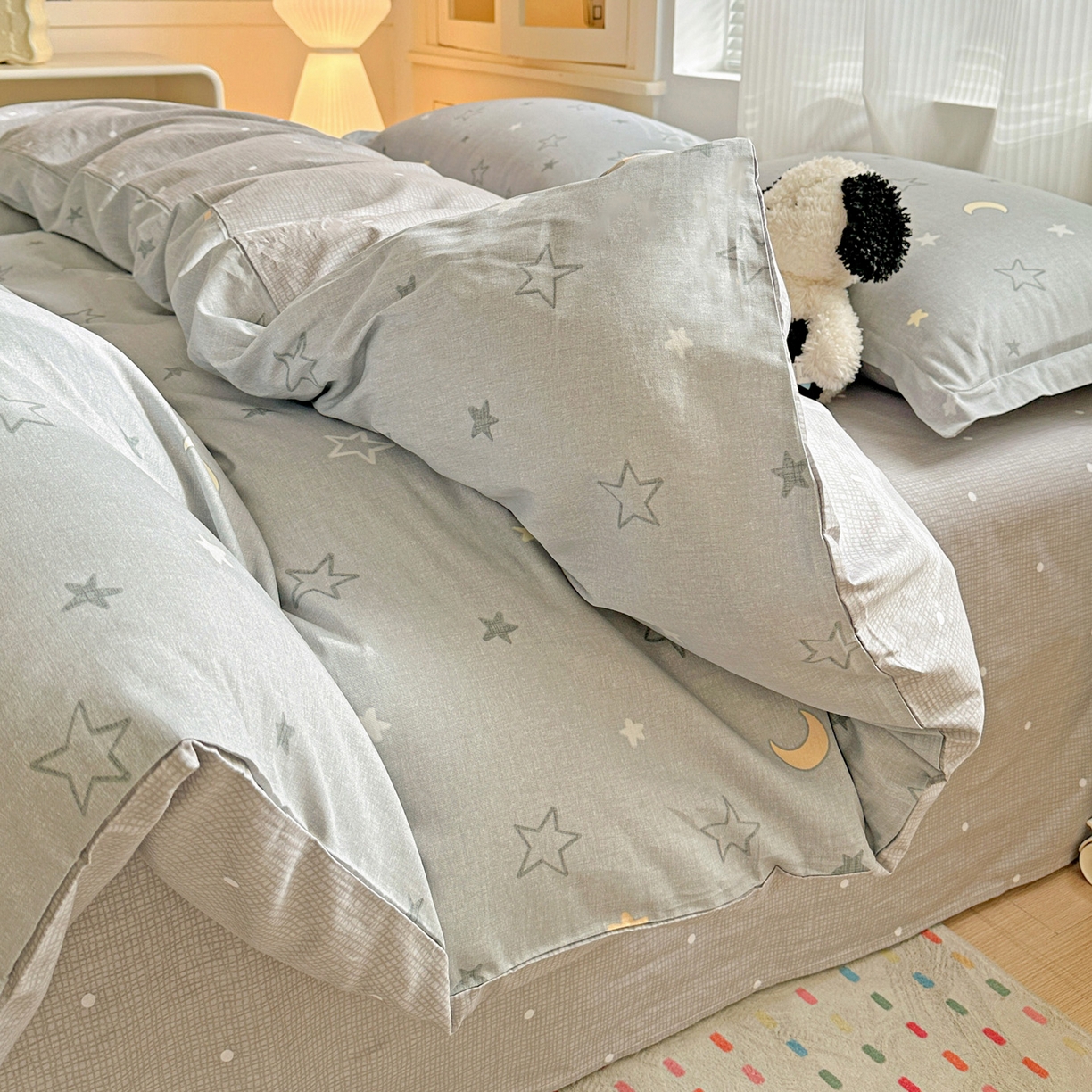 91家纺网 家纺一手货源 找家纺 春雨家居 2026新款全棉印花ins减龄可爱小清新单被套 暮洛星