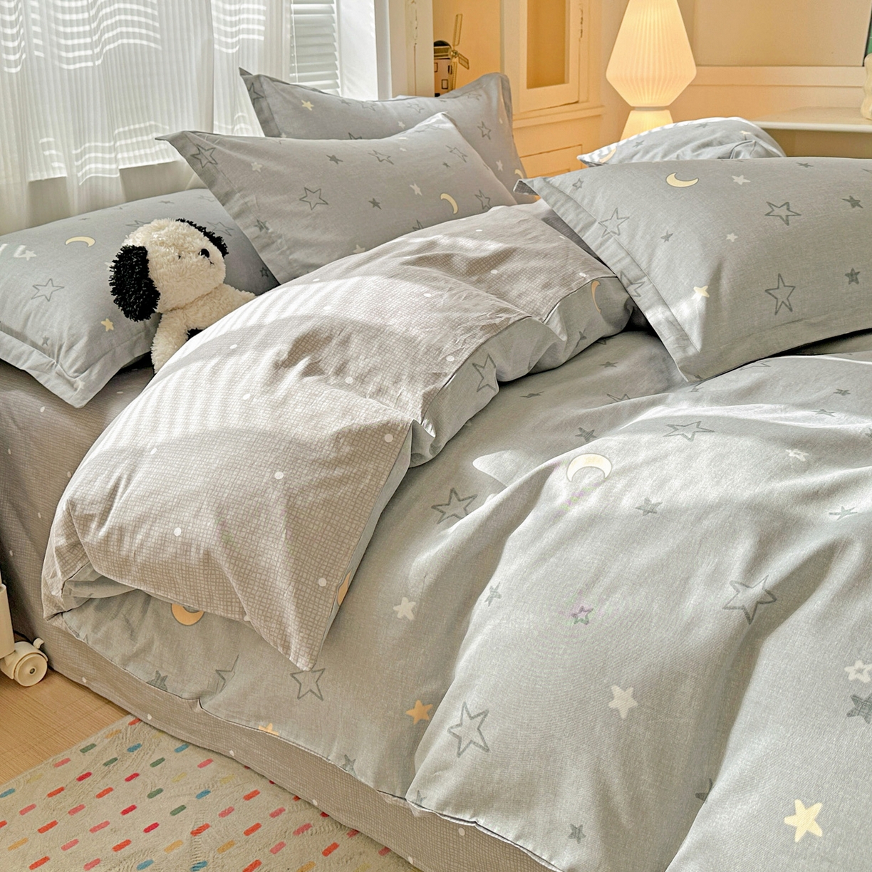 91家纺网 家纺一手货源 找家纺 春雨家居 2026新款全棉印花ins减龄可爱小清新单被套 暮洛星