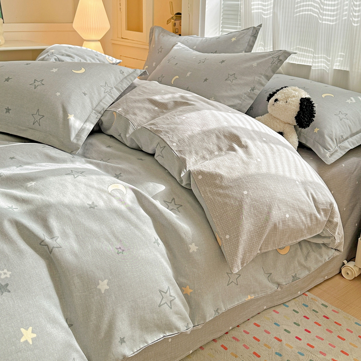 91家纺网 家纺一手货源 找家纺 春雨家居 2026新款全棉印花ins减龄可爱小清新单被套 暮洛星