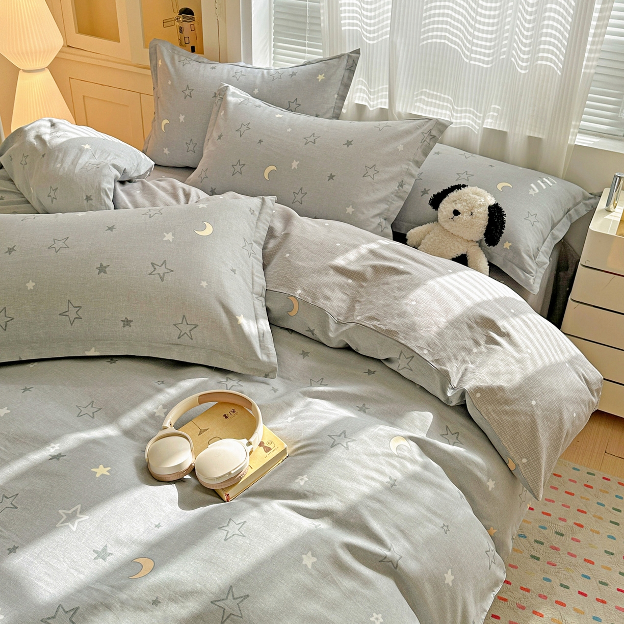 91家纺网 家纺一手货源 找家纺 春雨家居 2026新款全棉印花ins减龄可爱小清新单被套 暮洛星